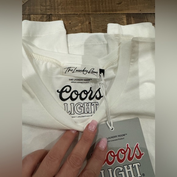 The Laundry Room Coors Light Please Drink Responsibly Oversized T-Shirt Size L. - Picture 6 of 7